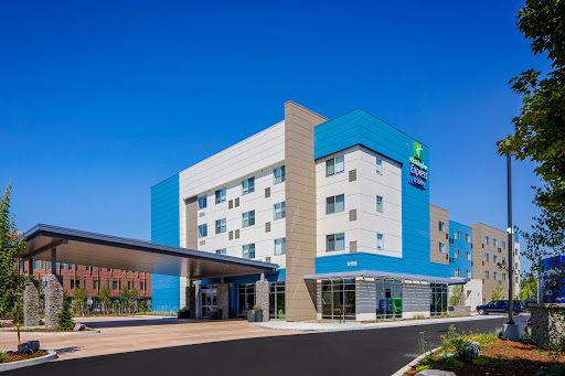 Holiday Inn Express & Suites Portland Airport, an IHG Hotel