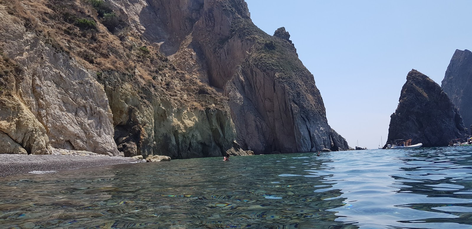 Fotografie cu Spiaggia delle Grottelle cu nivelul de curățenie înalt