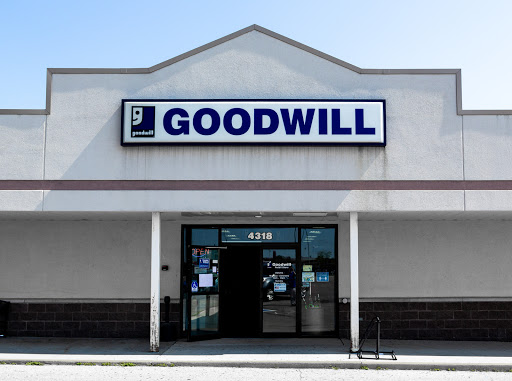 Goodwill, 4318 University Ave, Cedar Falls, IA 50613, USA, Thrift Store