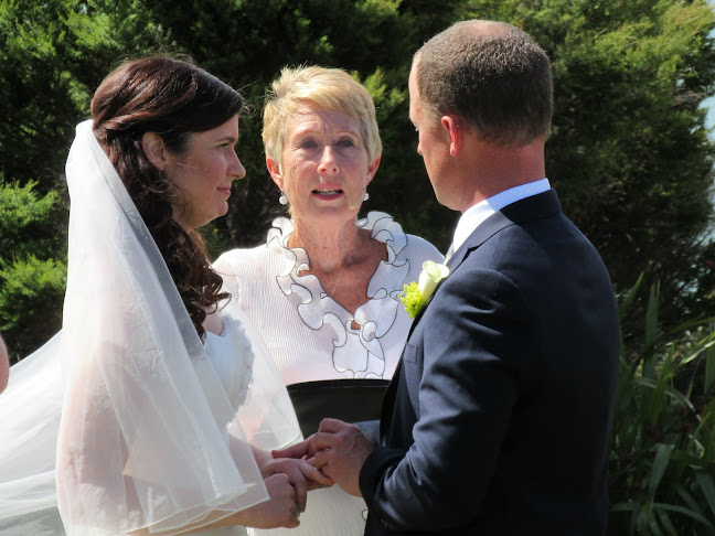 Reviews of Lesley Morrison - Marriage Celebrant & Justice of the Peace in Whitianga - Event Planner
