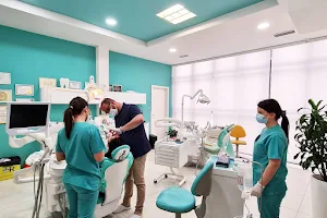 Turismo Dentale Valona - Haxhiu Medical Center image