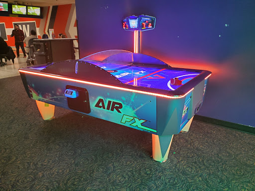 Bowling Alley «Brunswick Zone Glendale Heights», reviews and photos, 558 North Ave, Glendale Heights, IL 60139, USA