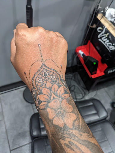 Tattoo Shop «Red Dragon Tattoo & Piercing», reviews and photos, 9242 Colerain Ave, Cincinnati, OH 45251, USA