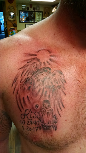 Tattoo Shop «Scapegoat Tattoos», reviews and photos, 245 S Court St, Medina, OH 44256, USA