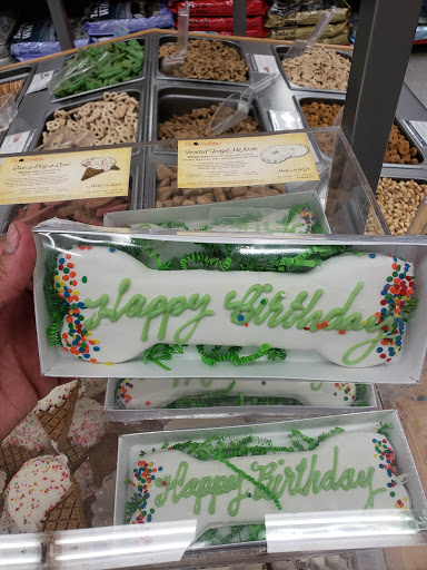 Pet Supply Store «Pet Valu», reviews and photos, 1611 Boston Post Rd, Milford, CT 06460, USA