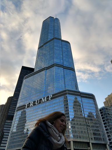 Riverwalk - 100 W, 100 W Wacker Dr, Chicago, IL 60601