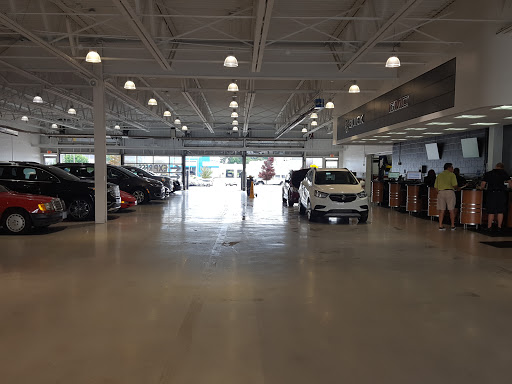Car Dealer «Al Serra Buick GMC», reviews and photos, 6201 Saginaw Rd, Grand Blanc, MI 48439, USA