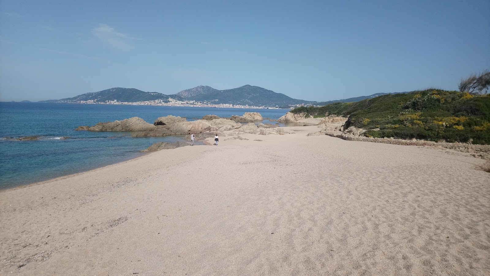 Foto von Capitello beach und seine wunderschöne Landschaft