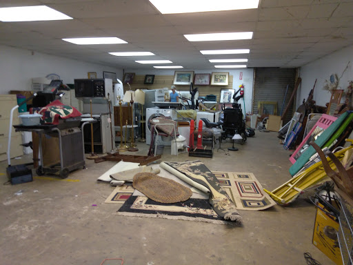 Shopping Mall «Freedom Village Shopping Center», reviews and photos, 1039 Alleghany St, Charlotte, NC 28208, USA