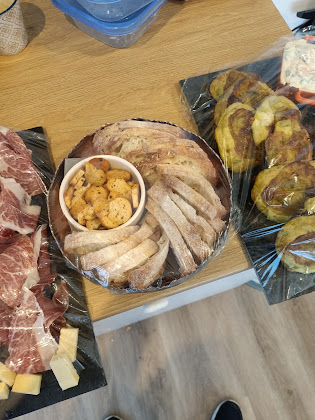 Plats et boissons Chambre d'hôtes Octavie - Suite de luxe à Tournai avec piscine privée, jacuzzi, sauna et hammam 7540 Tournai