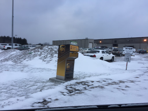 Shipping and Mailing Service «UPS Distribution Center», reviews and photos, 6688 Corporate Woods Dr, Kalamazoo, MI 49009, USA