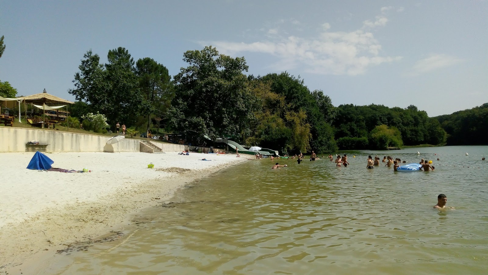 Plage du Lac d'Aignan'in fotoğrafı çok temiz temizlik seviyesi ile