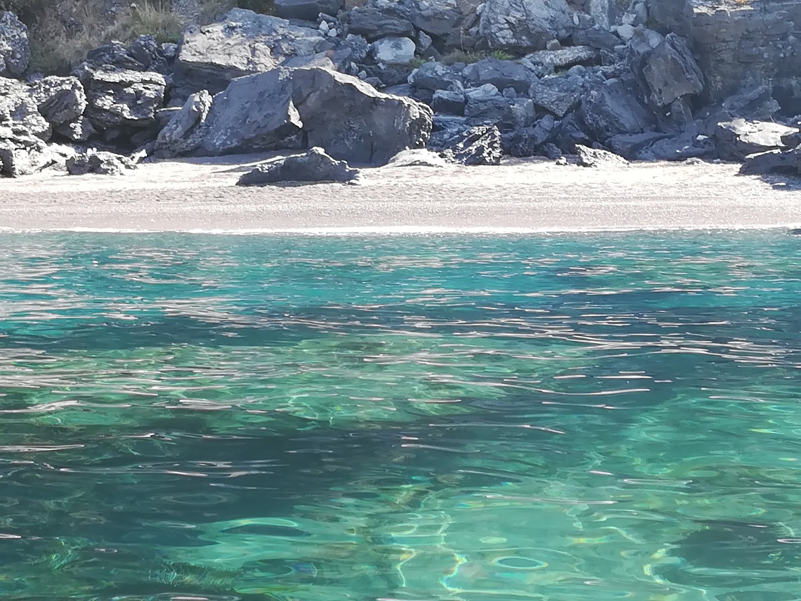Vranne beach'in fotoğrafı doğal alan içinde bulunmaktadır