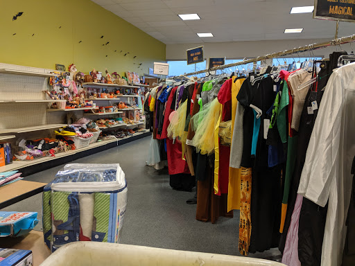 Thrift Store «Volunteers of America Thrift Store», reviews and photos, 1135 N Belsay Rd, Burton, MI 48509, USA