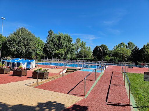 Piscinas Santovenia de la Valdoncina, Cuenca de natación en Santovenia de la Valdoncina,León