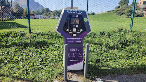 Borne de recharge de véhicules électriques Réseau eborn Station de recharge Mont-Saxonnex