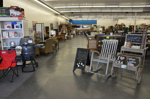Home Goods Store «Yard Sale USA», reviews and photos, 562 Nissan Dr, Smyrna, TN 37167, USA
