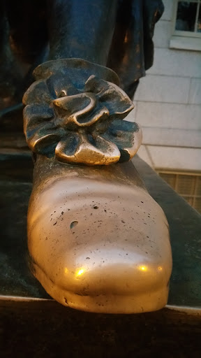 Monument «John Harvard Statue», reviews and photos, 1 Harvard Bus Tunnel, Cambridge, MA 02138, USA