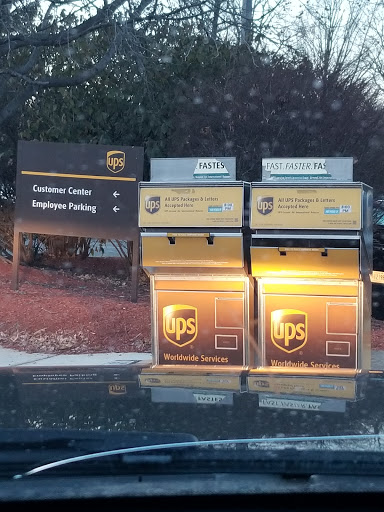 Shipping and Mailing Service «UPS Customer Center», reviews and photos, 9401 Gaither Rd, Gaithersburg, MD 20877, USA