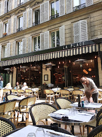 Atmosphère du Restaurant La Place à Neuilly-sur-Seine - n°2