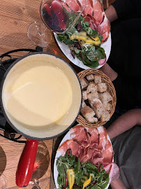 Raclette du Restaurant français Restaurant Le Basilic à Les Houches - n°5