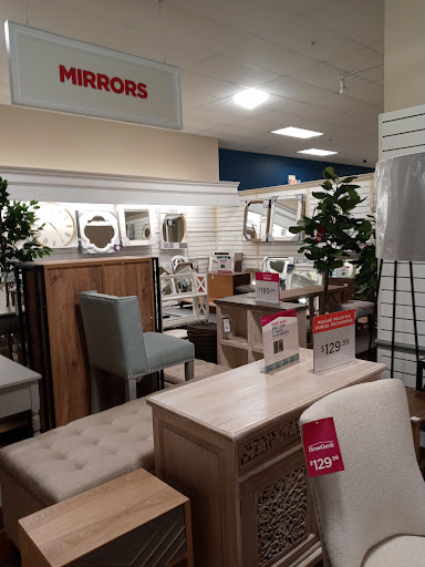 Department Store «Marshalls & HomeGoods», reviews and photos, 200 Petersville Rd, New Rochelle, NY 10801, USA