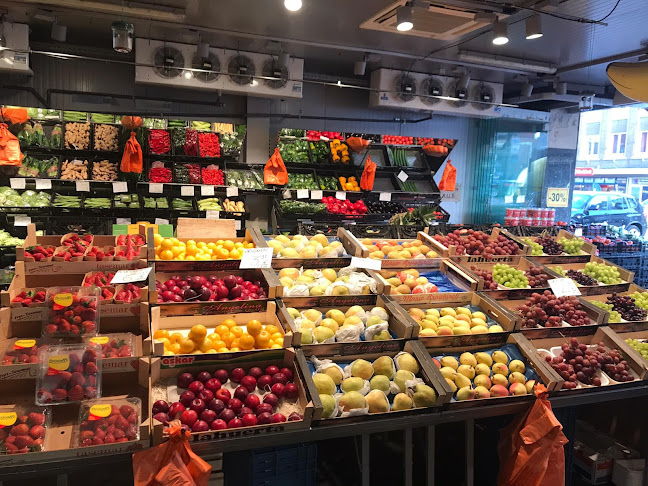Manav fruit en groentewinkel