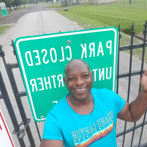 Gym «24 Hour Fitness - Meyerland Plaza», reviews and photos, 8650 Endicott Ln, Houston, TX 77096, USA