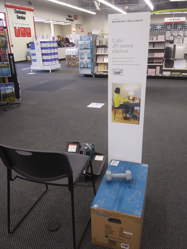 Office Supply Store «Staples», reviews and photos, 4610 N Clark St, Chicago, IL 60640, USA