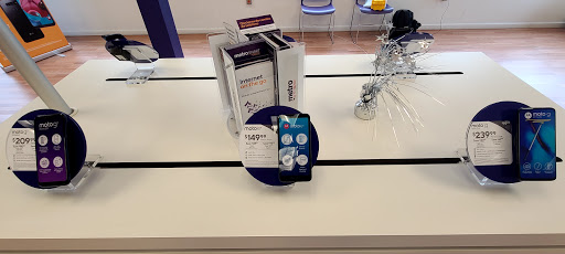 Cell Phone Store «MetroPCS Authorized Dealer», reviews and photos, 703 E Landis Ave, Vineland, NJ 08360, USA