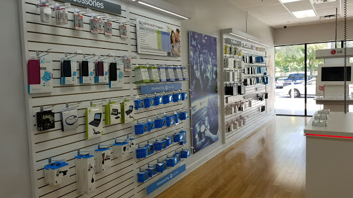 Cell Phone Store «GoWireless Verizon Authorized Retailer», reviews and photos, 1819 N Pine Island Rd, Plantation, FL 33322, USA