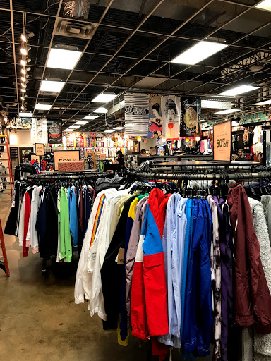 Clothing Store «Zumiez», reviews and photos, 3000 Grapevine Mills Pkwy #606, Grapevine, TX 76051, USA