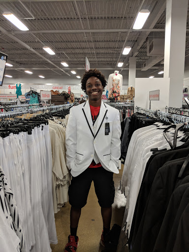 Clothing Store «K&G Fashion Superstore», reviews and photos, 1524 Butterfield Rd D, Downers Grove, IL 60515, USA