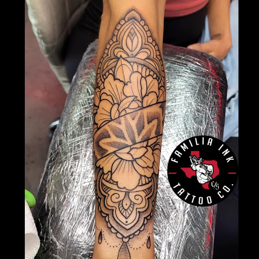 Familia Ink Tattoo Co., 810 W Rancier Ave Ste. 300, Killeen, TX 76541, USA, 