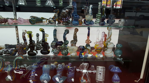 Tobacco Shop «Mr. SMOKE (smoke shop)», reviews and photos, 4347 Gunn Hwy, Tampa, FL 33618, USA