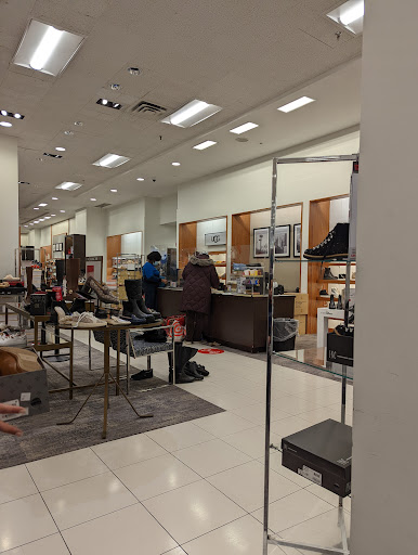 Shopping Mall «Queens Center», reviews and photos, 90-15 Queens Blvd, Elmhurst, NY 11373, USA