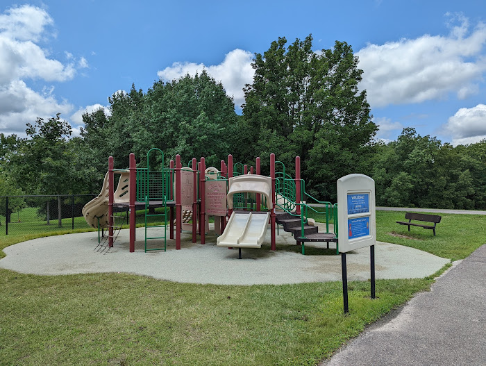 Park near Super 7 Inn