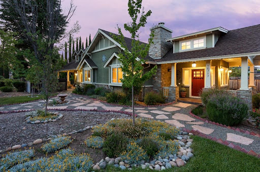 Efrain Fernandez Real Estate Expert image