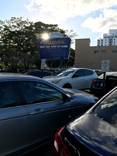 Laundromat «Coral Way Lavanderia Coin Laundry», reviews and photos, 1313 SW 22nd St, Miami, FL 33145, USA