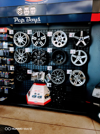 Auto Parts Store «Pep Boys Auto Parts & Service», reviews and photos, 620 N Green Bay Rd, Waukegan, IL 60085, USA