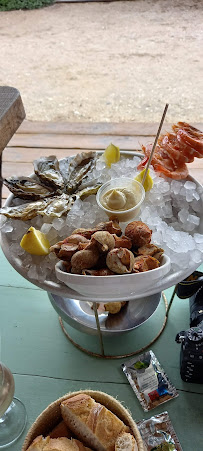 Plats et boissons du Restaurant de fruits de mer Chez Guillaume Degustation d'huitres à Lège-Cap-Ferret - n°15
