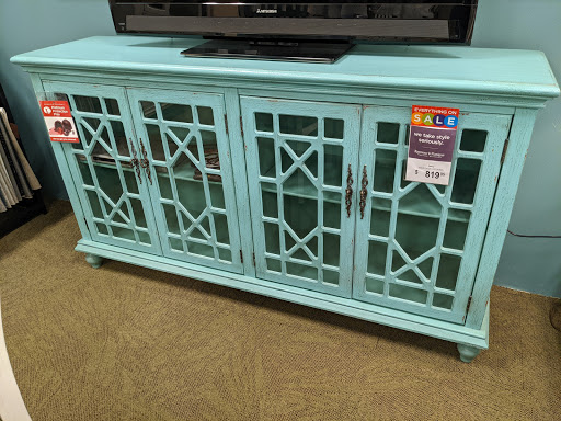 Furniture Store «Raymour & Flanigan Furniture and Mattress Store», reviews and photos, 1645 Broadhollow Rd, Farmingdale, NY 11735, USA