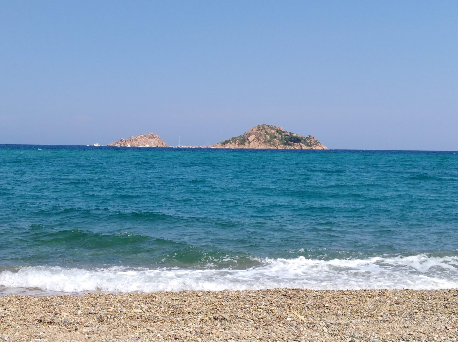 Foto von Spiaggia di Pollu II - guter haustierfreundlicher Ort für den Urlaub