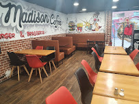 Atmosphère du Restaurant halal The Madison Coffee à Paris - n°2