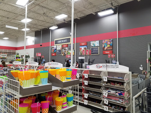 Craft Store «Michaels», reviews and photos, 1280 Corporate Dr, Westbury, NY 11590, USA