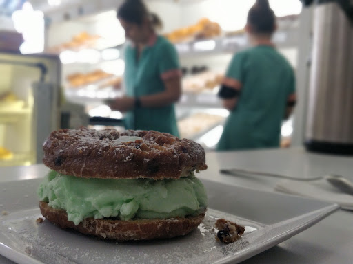 Donut Shop «Peter Pan Donut & Pastry Shop», reviews and photos, 727 Manhattan Ave, Brooklyn, NY 11222, USA