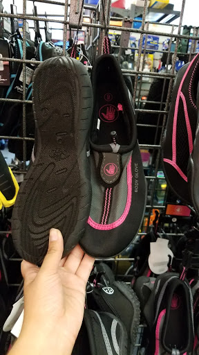 Sporting Goods Store «Big 5 Sporting Goods - Wilshire», reviews and photos, 6601 Wilshire Blvd, Los Angeles, CA 90048, USA