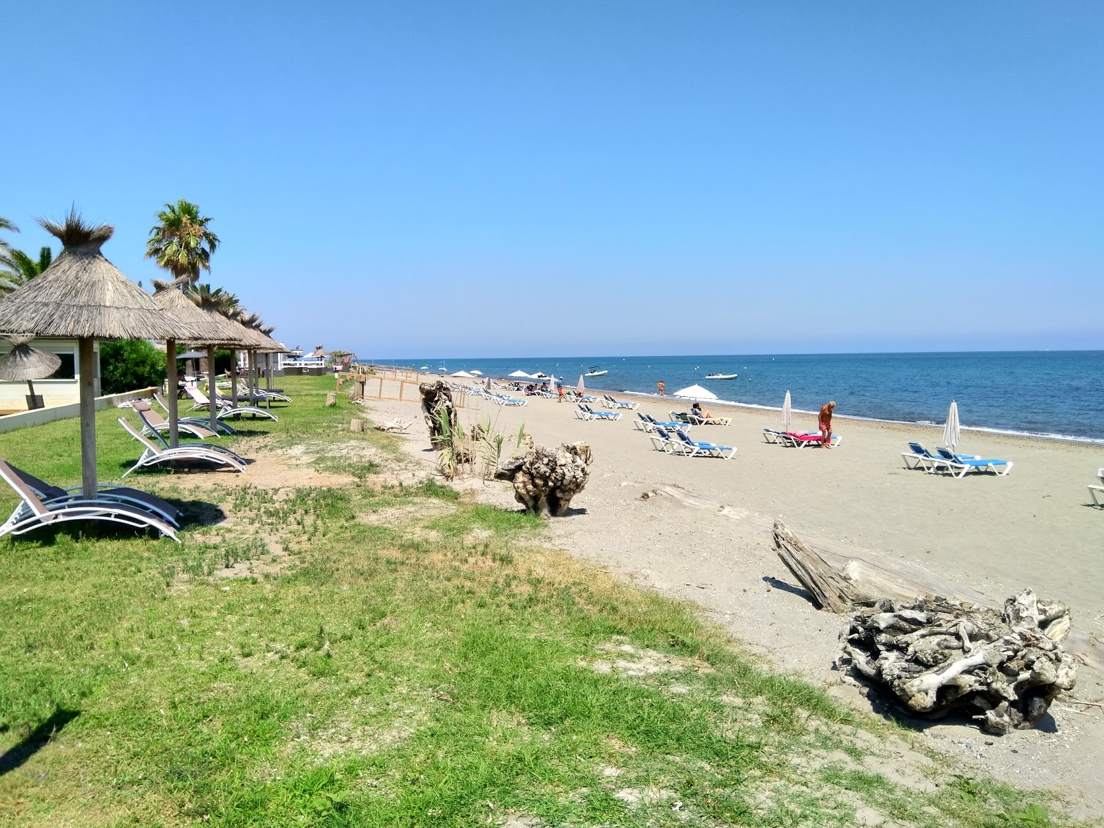 Zdjęcie Plage de San Pellegrino z powierzchnią beżowy piasek
