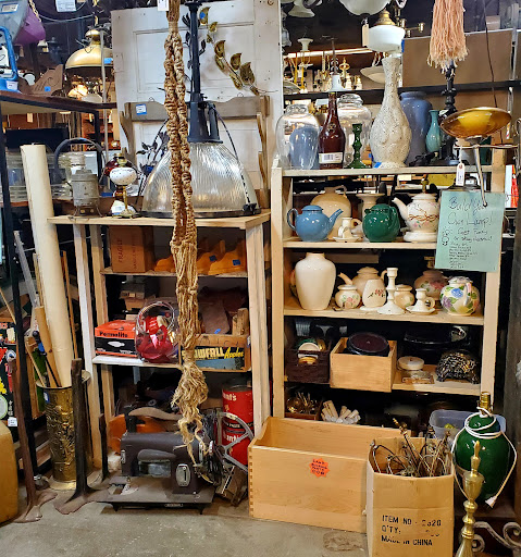 Architectural Salvage Store «Earthwise Architectural Salvage», reviews and photos, 628 E 60th St, Tacoma, WA 98404, USA