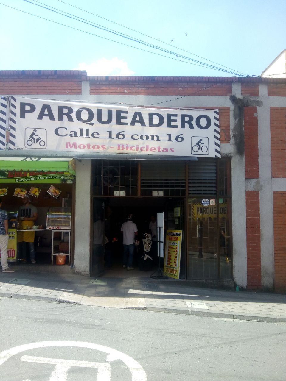 Parqueadero Calle 16